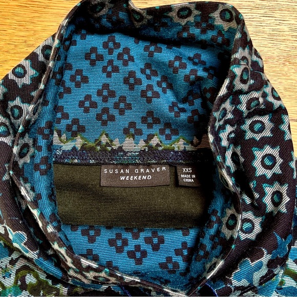 NWOT Susan Graver Weekend cowl neck fitted sweatshirt with pockets - Picture 5 of 8